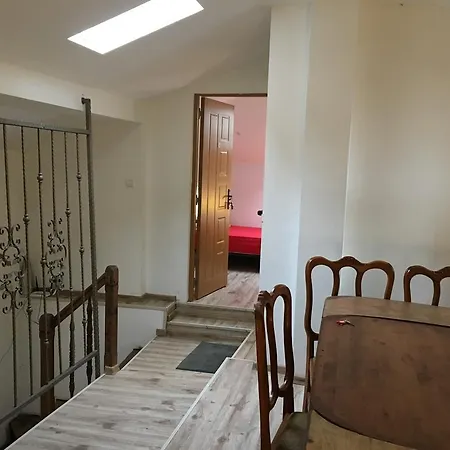 Garibaldi Guest house