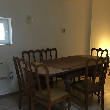 Garibaldi Guest house