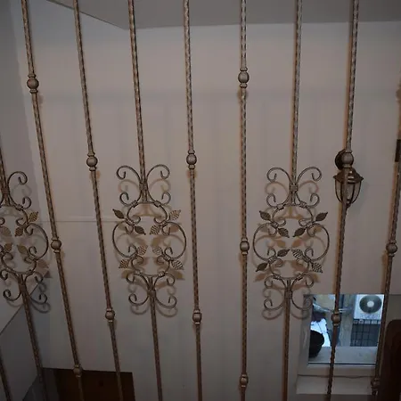 Garibaldi Guest house